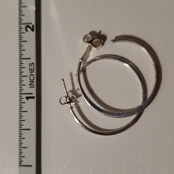 Delicate silver hoops - Picture 3 of 3